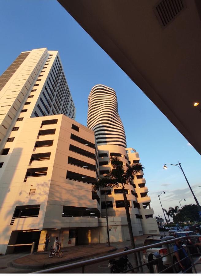Suite Riverfront Puerto Santa Ana Guayaquil Bagian luar foto