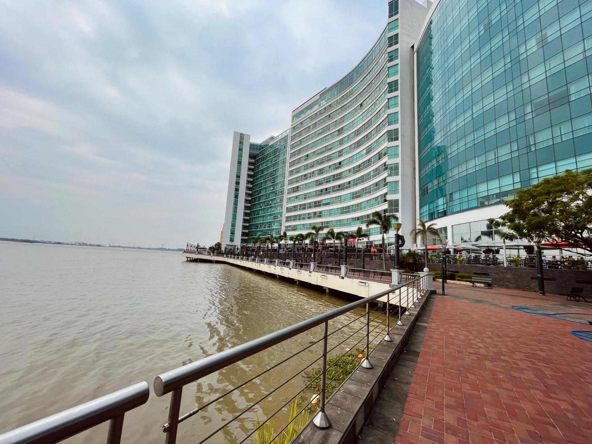 Suite Riverfront Puerto Santa Ana Guayaquil Bagian luar foto
