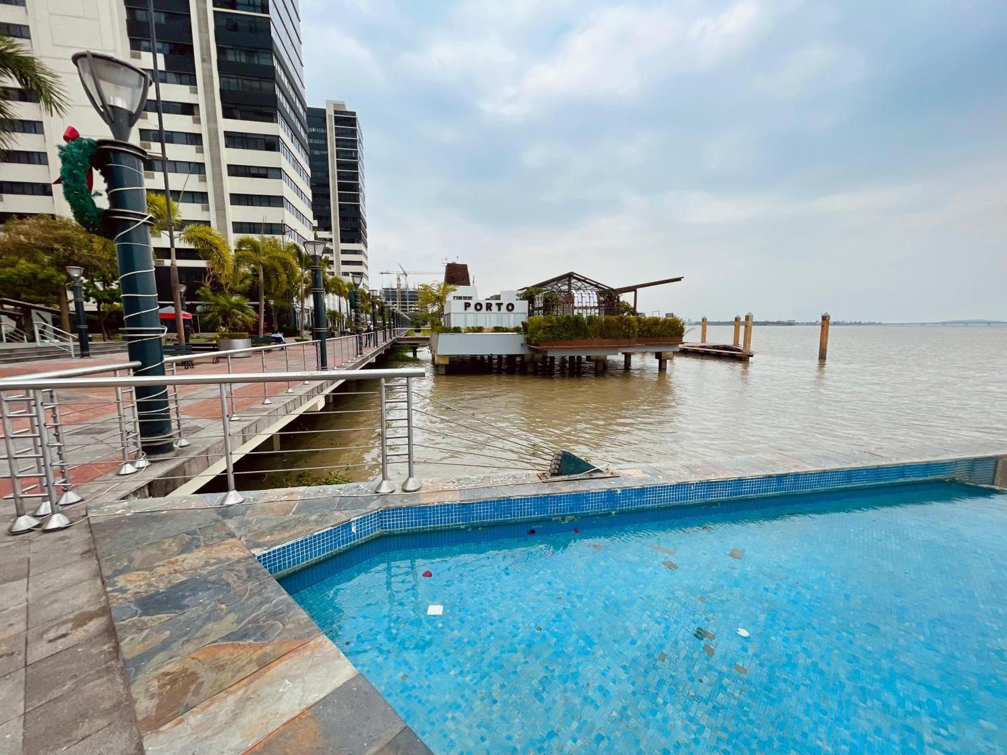 Suite Riverfront Puerto Santa Ana Guayaquil Bagian luar foto